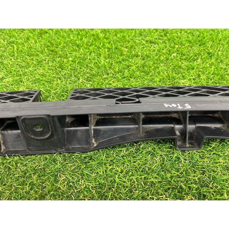 Кріплення бампера (кузов і елементи) Volkswagen Touareg NF 2012 3.0 7P6807863