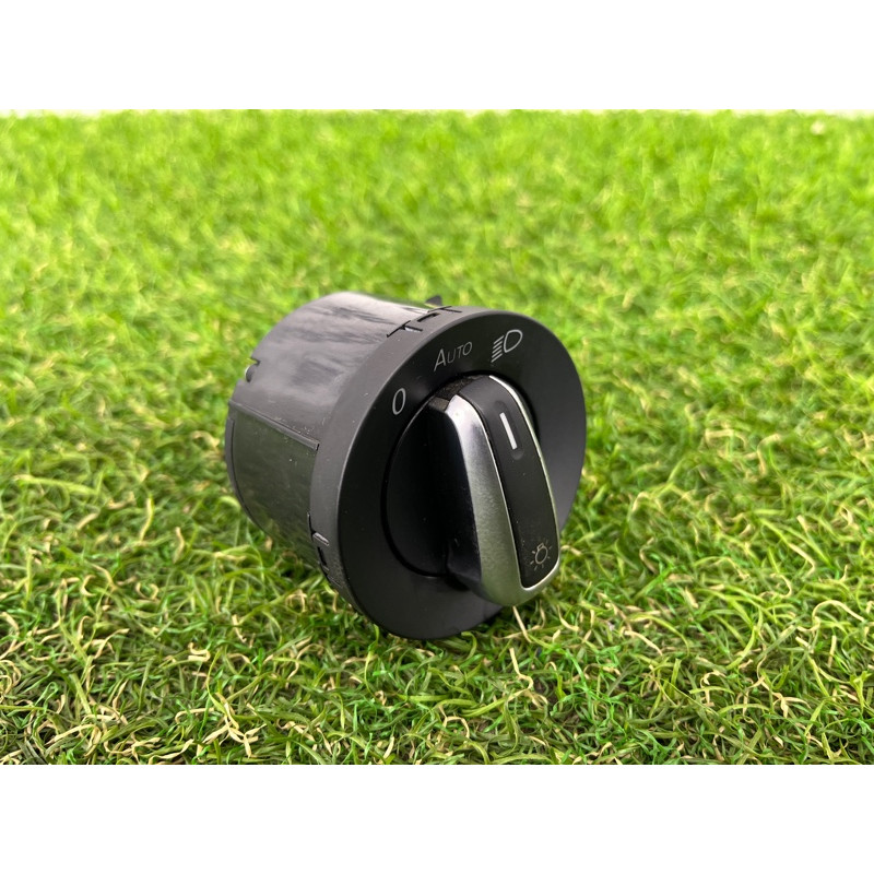 Перемикач світла (електрика) Volkswagen Passat B7 2016 1.8 3C8941431DXSH