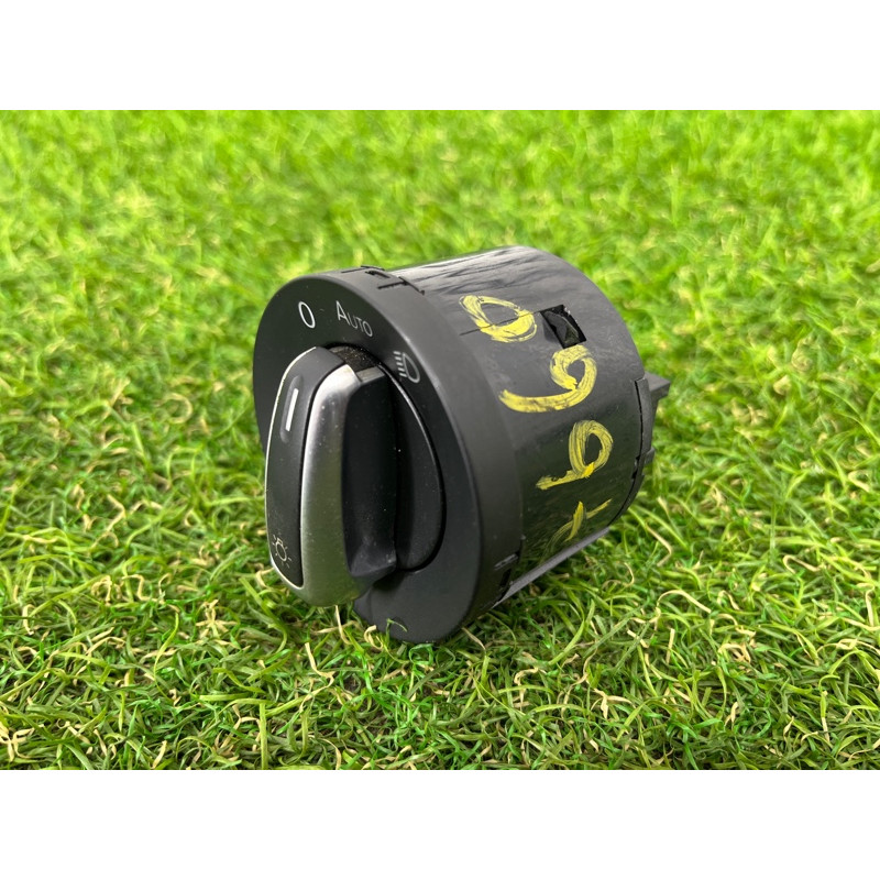 Перемикач світла (електрика) Volkswagen Passat B7 2016 1.8 3C8941431DXSH