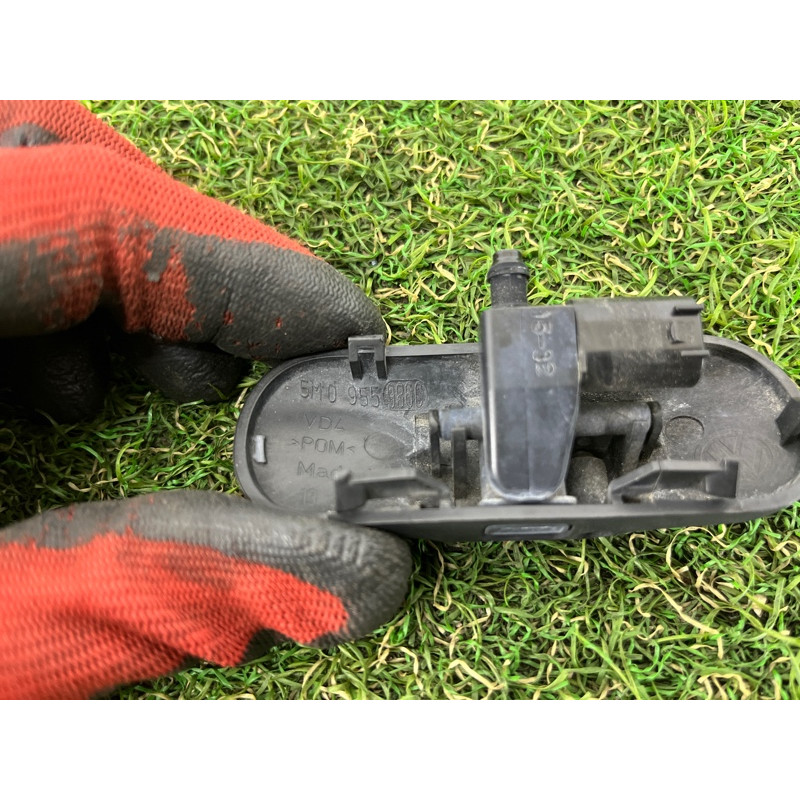 Форсунка омивача (кузов і елементи) Volkswagen Passat B7 2016 1.8 5M0955986C9B9