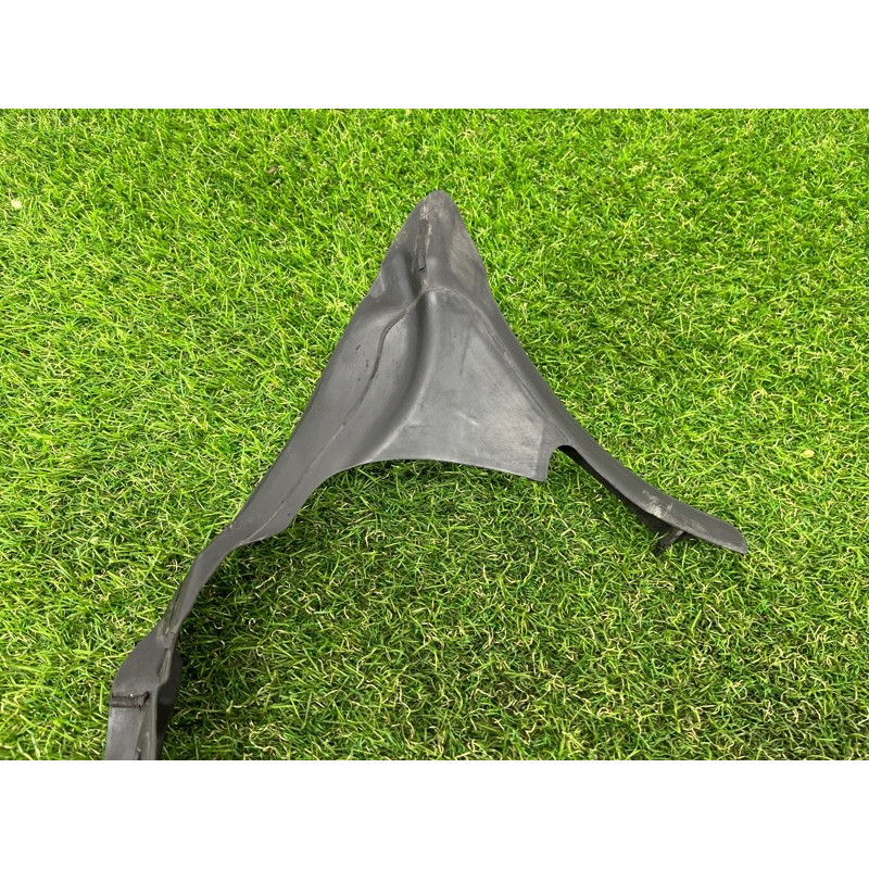 Уплотнитель крыла (кузов и элементы) AUDI Q7 4L 2007 3.6 4L0821111