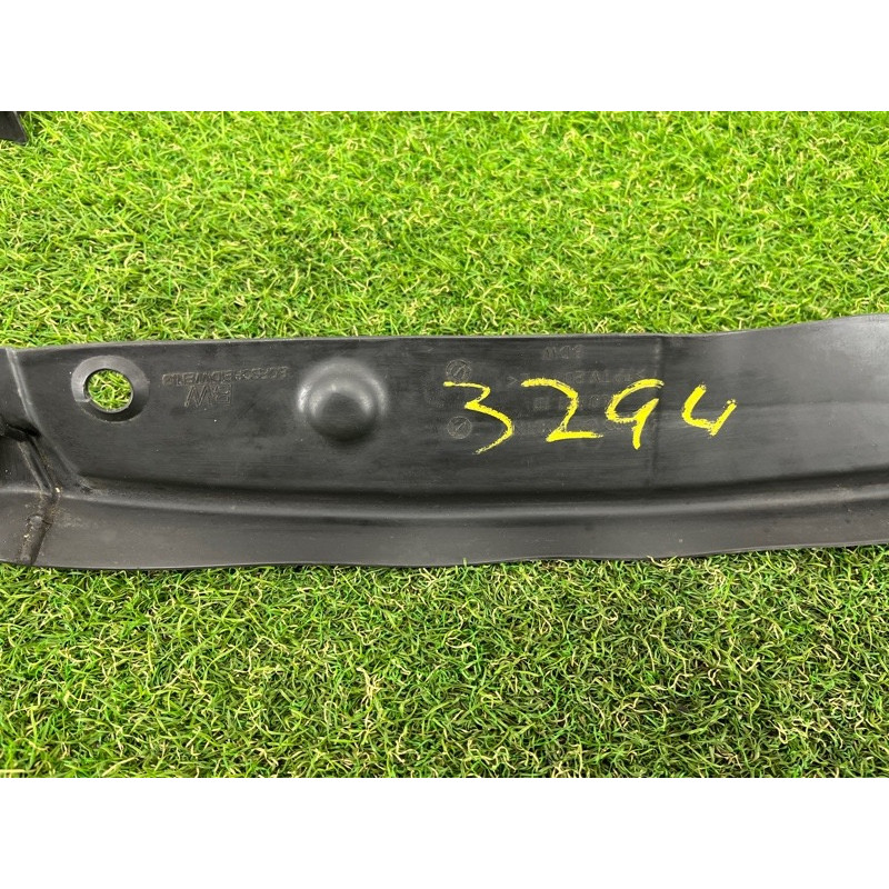 Уплотнитель крыла (кузов и элементы) AUDI Q7 4L 2007 3.6 4L0821111