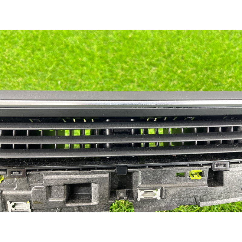 Центральный дефлектор салона (салон) AUDI A4 B9 2017 2.0 8W1820902E6PS