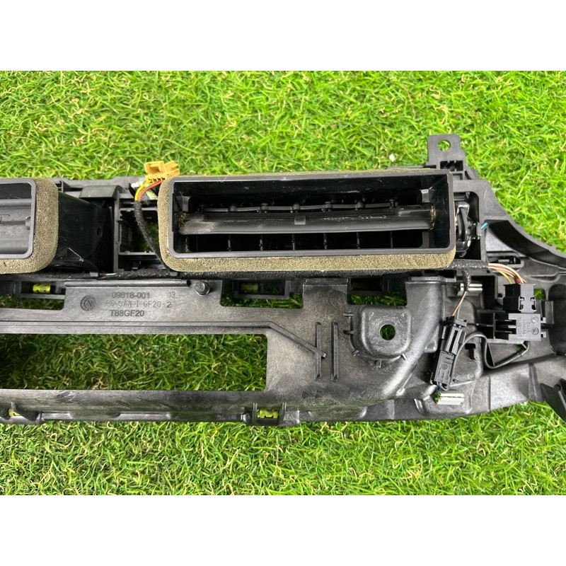 Центральный дефлектор салона (салон) AUDI A4 B9 2017 2.0 8W1820902E6PS