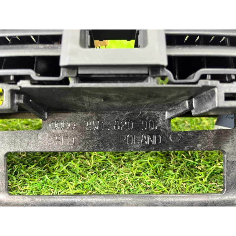 Центральный дефлектор салона (салон) AUDI A4 B9 2017 2.0 8W1820902E6PS