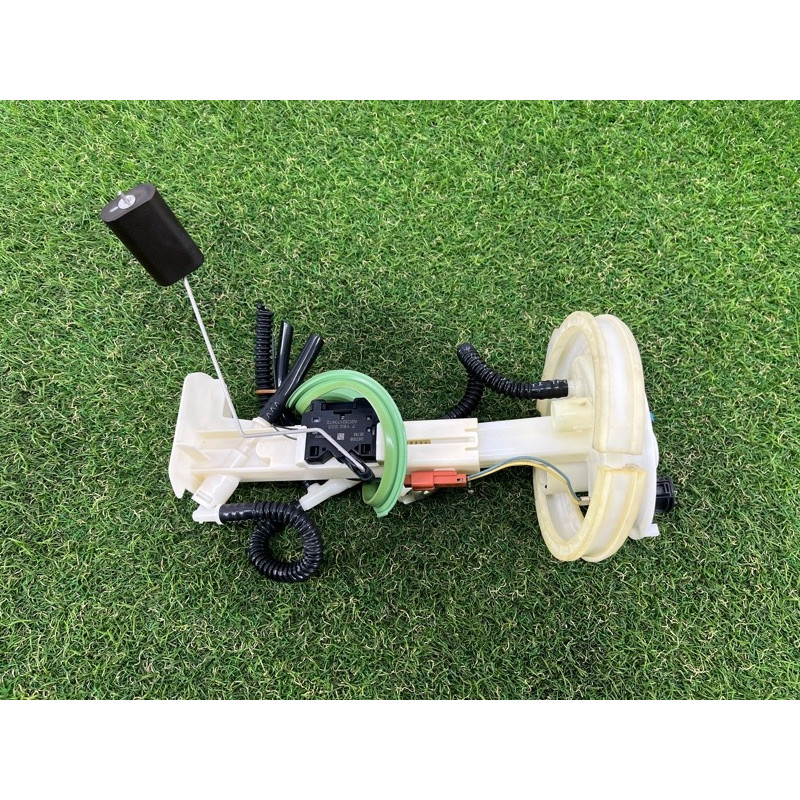 Датчик уровня топлива (электрика / датчики) BMW X5 E70 2008 4.8 N62/TU 16117195469