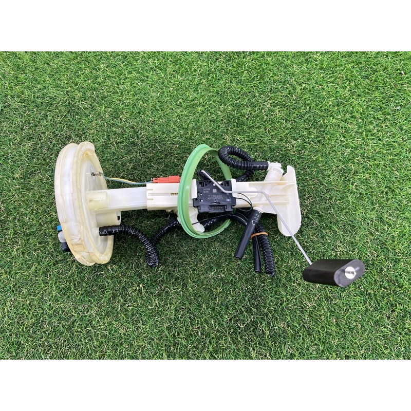 Датчик уровня топлива (электрика / датчики) BMW X5 E70 2008 4.8 N62/TU 16117195469