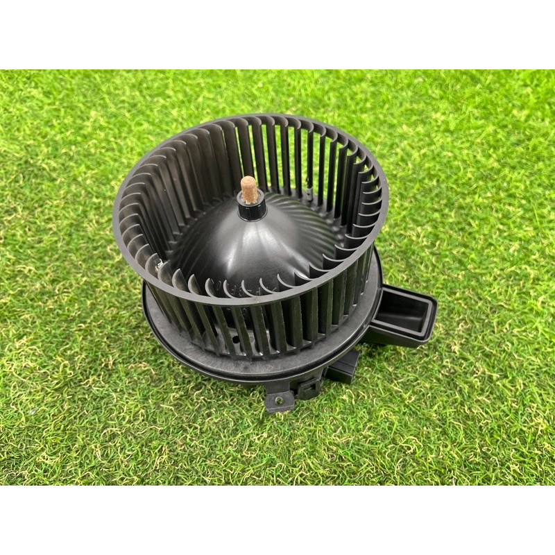 Мотор печки (отопление и кондиционирование) AUDI A4 B9 2017 2.0 4M1820021