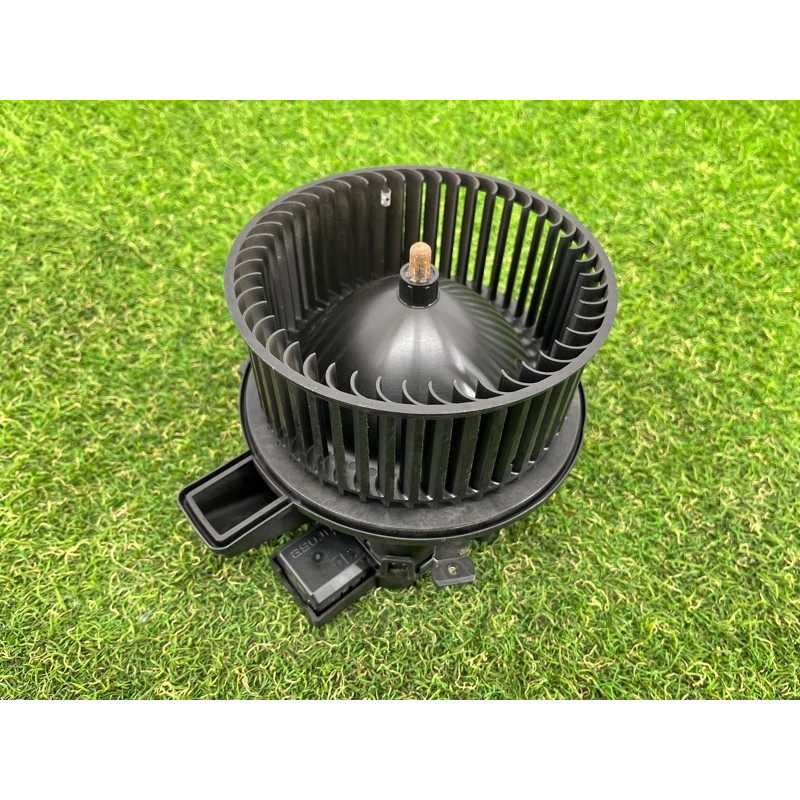 Мотор печки (отопление и кондиционирование) AUDI A4 B9 2017 2.0 4M1820021