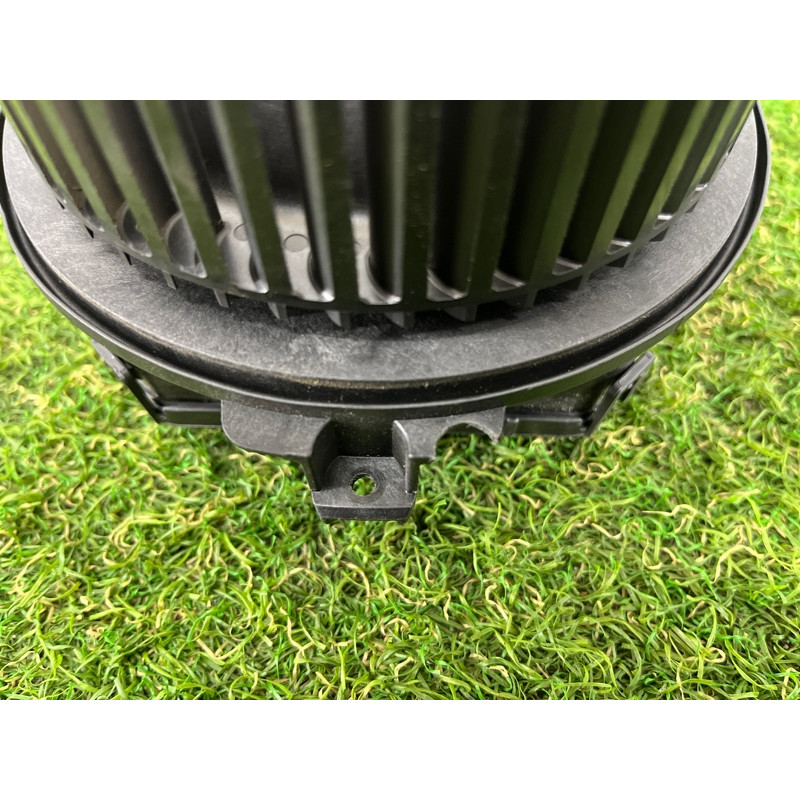 Мотор печки (отопление и кондиционирование) AUDI A4 B9 2017 2.0 4M1820021