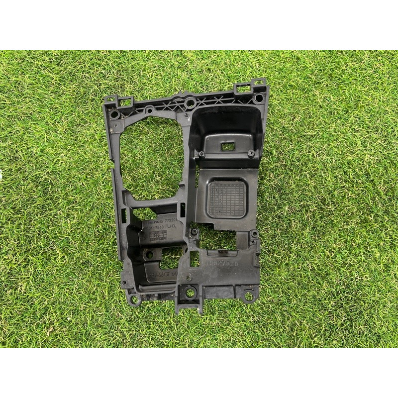 Крепление центральной консоли (салон) BMW X5 E70 2008 4.8 N62/TU 51166971727