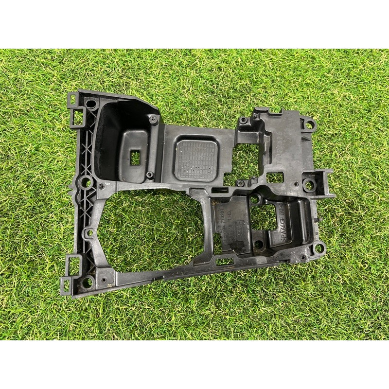 Крепление центральной консоли (салон) BMW X5 E70 2008 4.8 N62/TU 51166971727