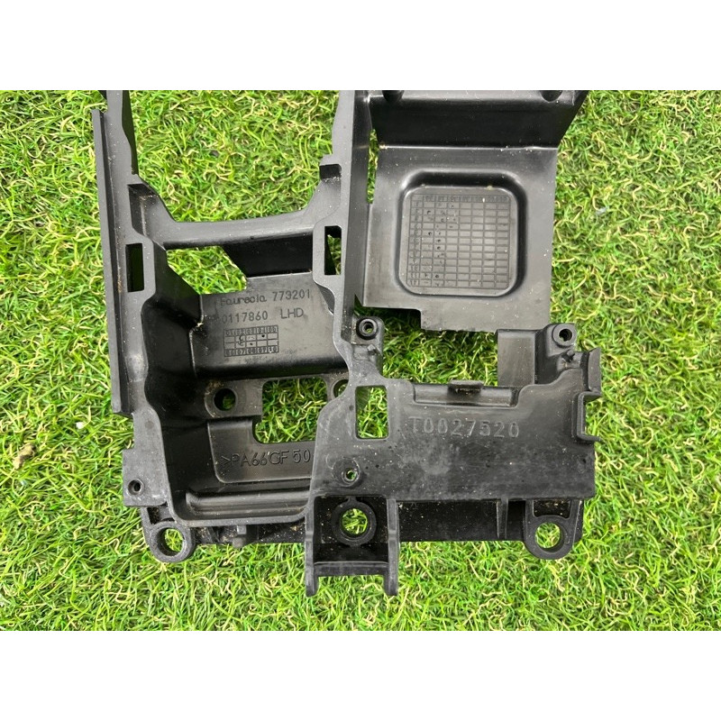 Крепление центральной консоли (салон) BMW X5 E70 2008 4.8 N62/TU 51166971727