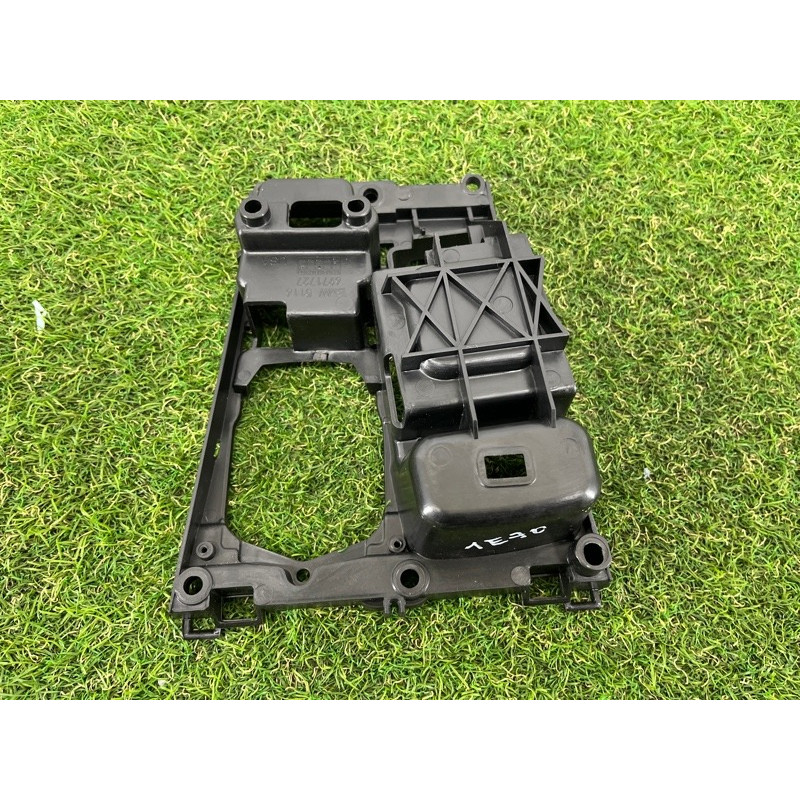 Крепление центральной консоли (салон) BMW X5 E70 2008 4.8 N62/TU 51166971727