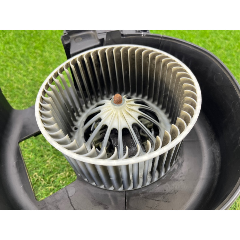 Мотор печки (отопление и кондиционирование) BMW 5-series F10 2011 3.0 64119242607