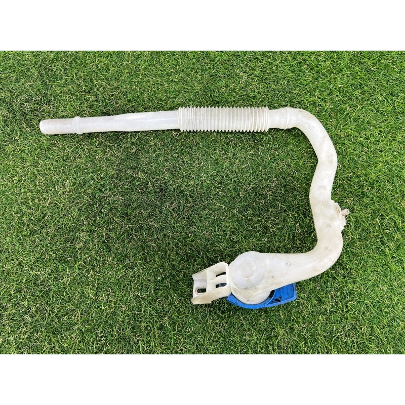Горловина бачка омывателя (кузов и элементы) Volkswagen Touareg II NF 2013 3.0 7P6955463