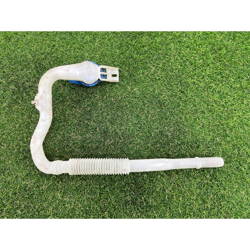 Горловина бачка омывателя (кузов и элементы) Volkswagen Touareg II NF 2013 3.0 7P6955463
