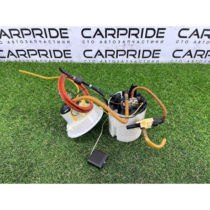 Паливний насос (паливна система) AUDI Q5 8R 2012 3.2 CALB 8R0919051N