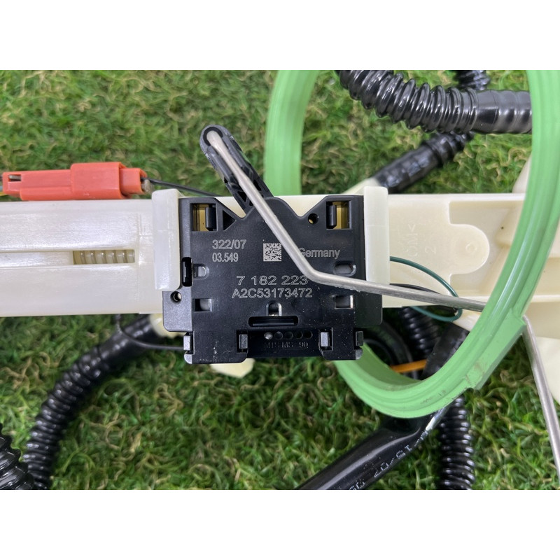 Датчик уровня топлива (электрика / датчики) BMW X5 E70 2008 3.0 N52N 16117195469