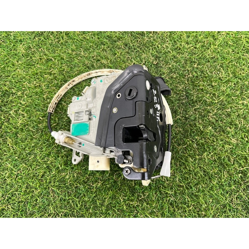 Замок двери (кузов и элементы) AUDI Q5 8R 2012 3.2 CALB 8K0839016D