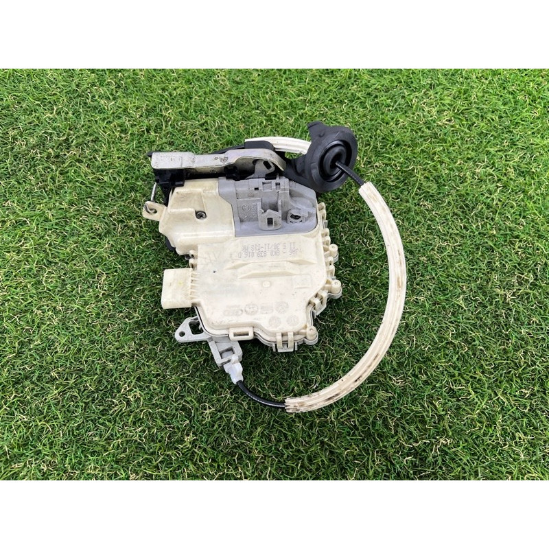 Замок двери (кузов и элементы) AUDI Q5 8R 2012 3.2 CALB 8K0839016D