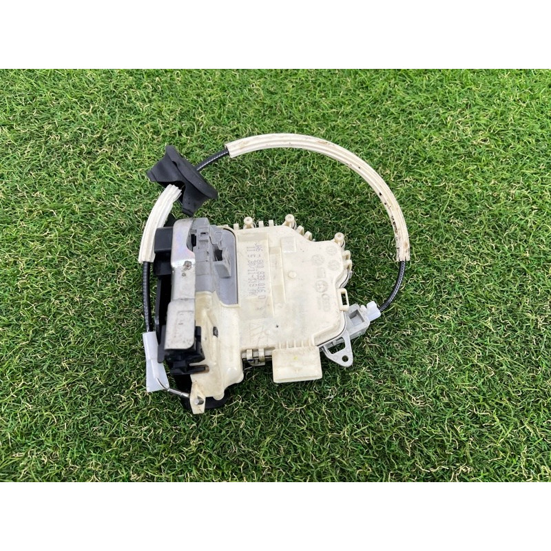 Замок двери (кузов и элементы) AUDI Q5 8R 2012 3.2 CALB 8K0839016D