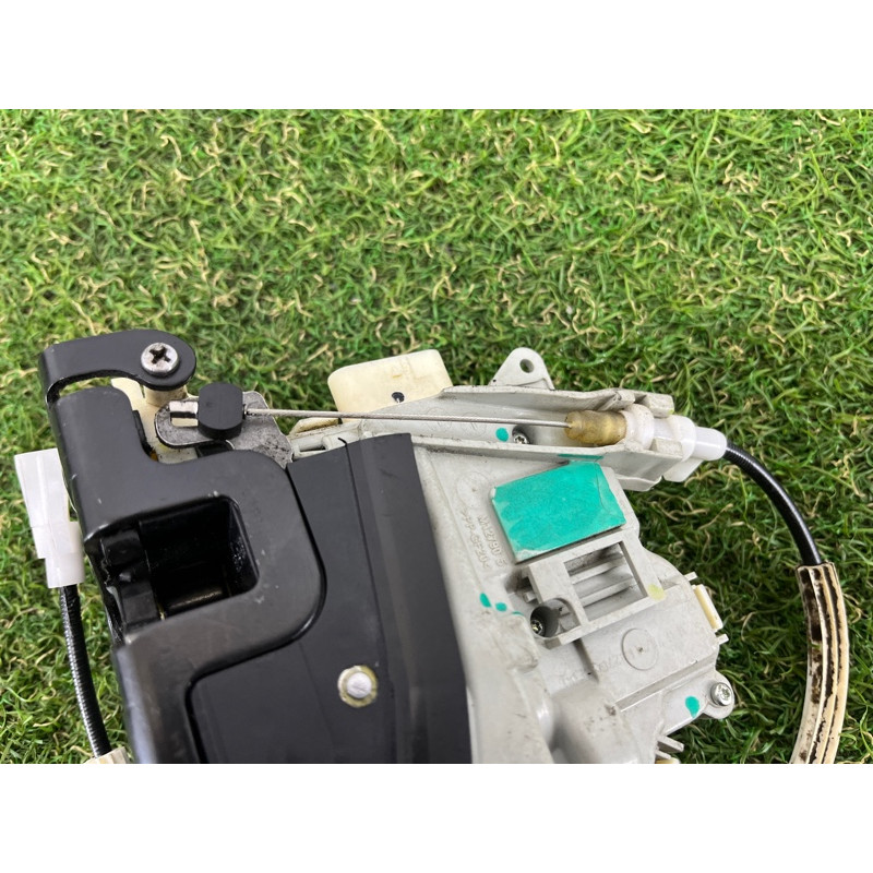 Замок двери (кузов и элементы) AUDI Q5 8R 2012 3.2 CALB 8K0839016D