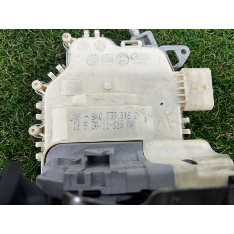 Замок двери (кузов и элементы) AUDI Q5 8R 2012 3.2 CALB 8K0839016D