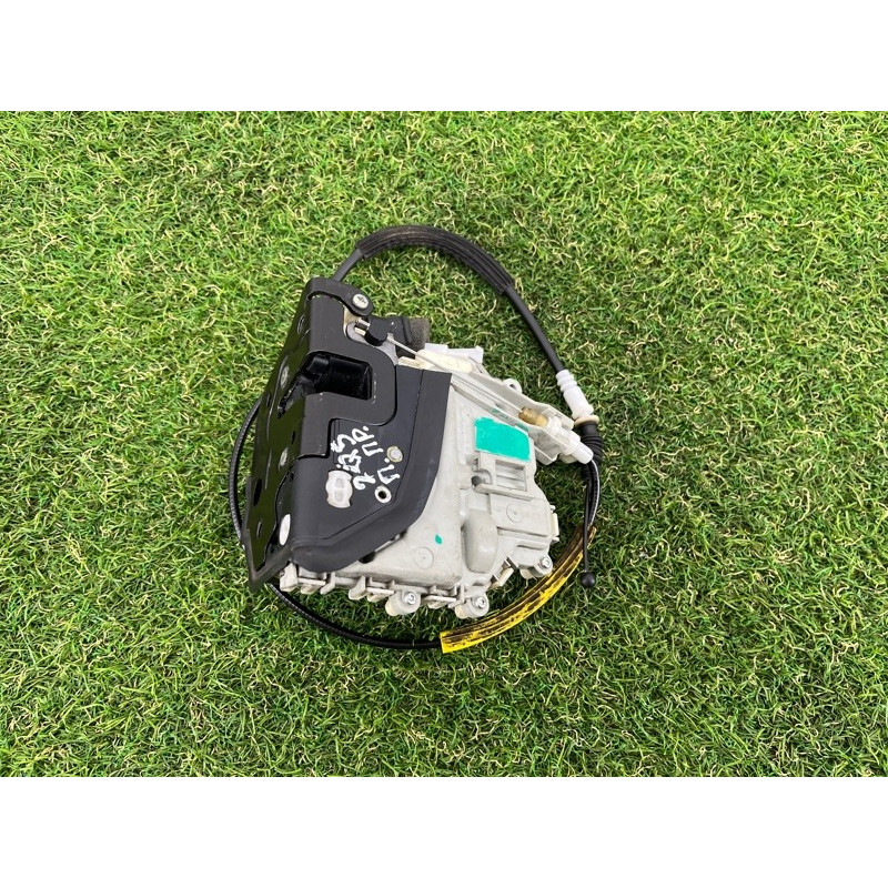 Замок двери (кузов и элементы) AUDI Q5 8R 2012 3.2 CALB 8J1837016D