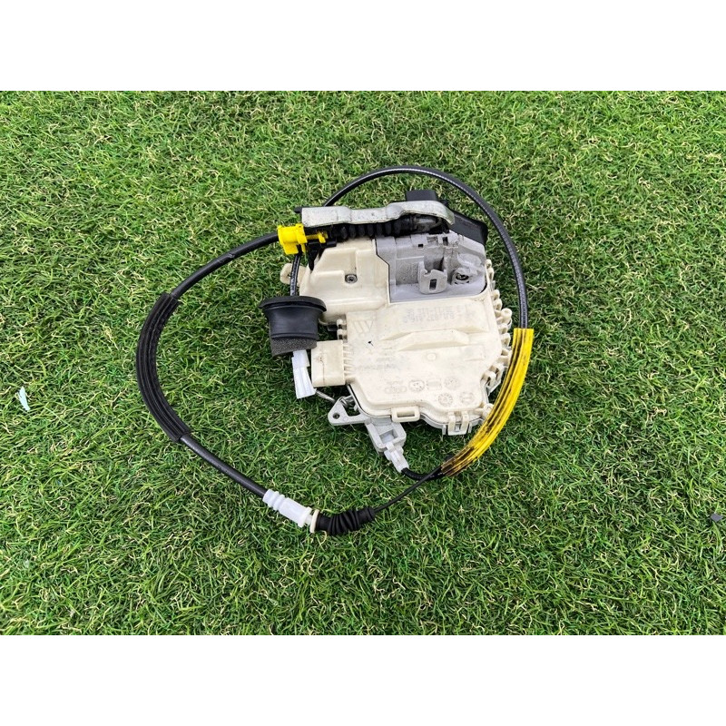 Замок двери (кузов и элементы) AUDI Q5 8R 2012 3.2 CALB 8J1837016D