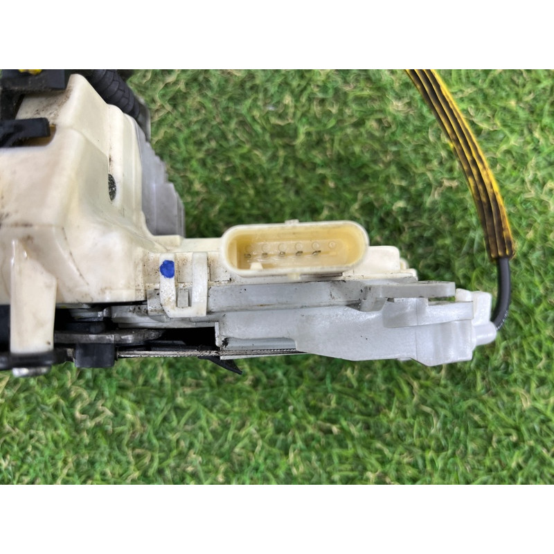 Замок двери (кузов и элементы) AUDI Q5 8R 2012 3.2 CALB 8J1837016D