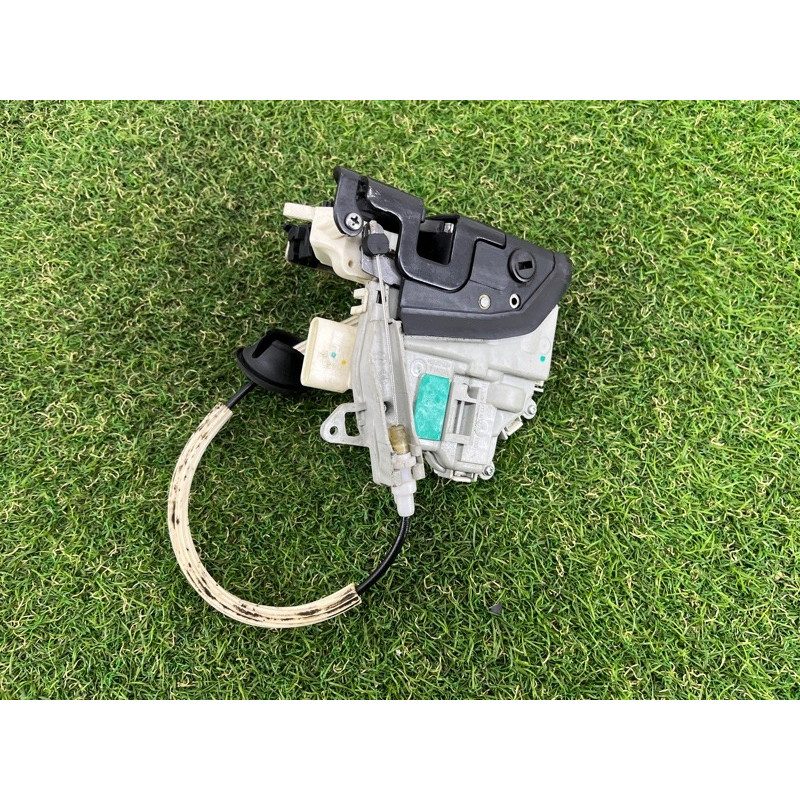 Замок двери (кузов и элементы) AUDI Q5 8R 2012 3.2 CALB 8K0839015D