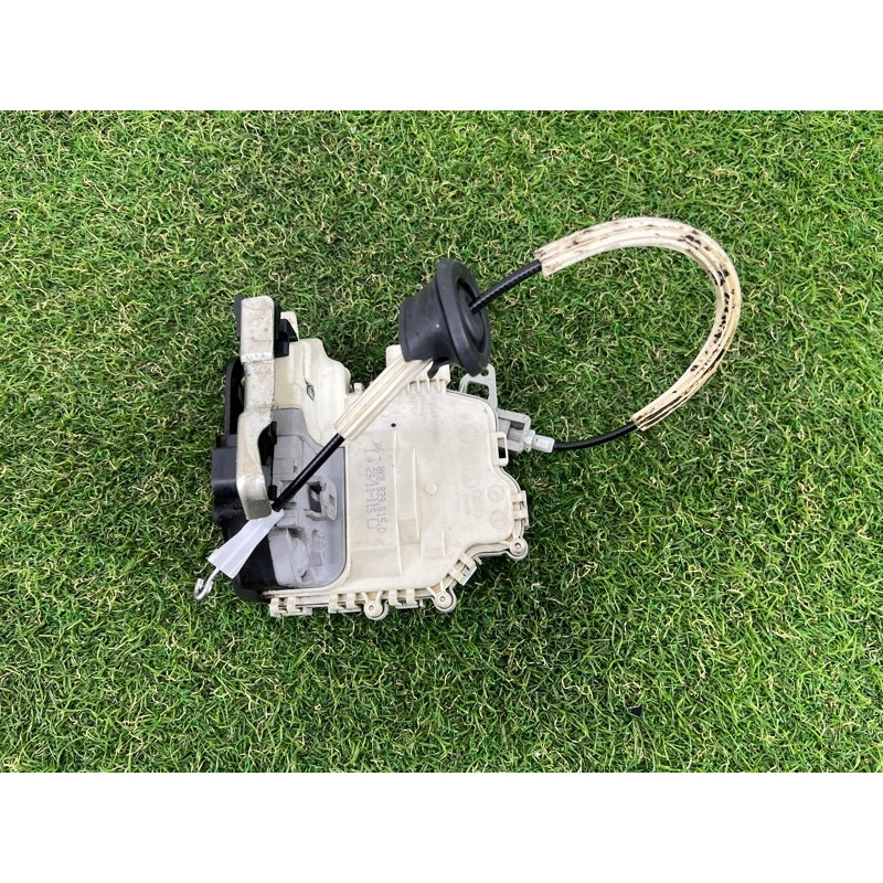 Замок двери (кузов и элементы) AUDI Q5 8R 2012 3.2 CALB 8K0839015D