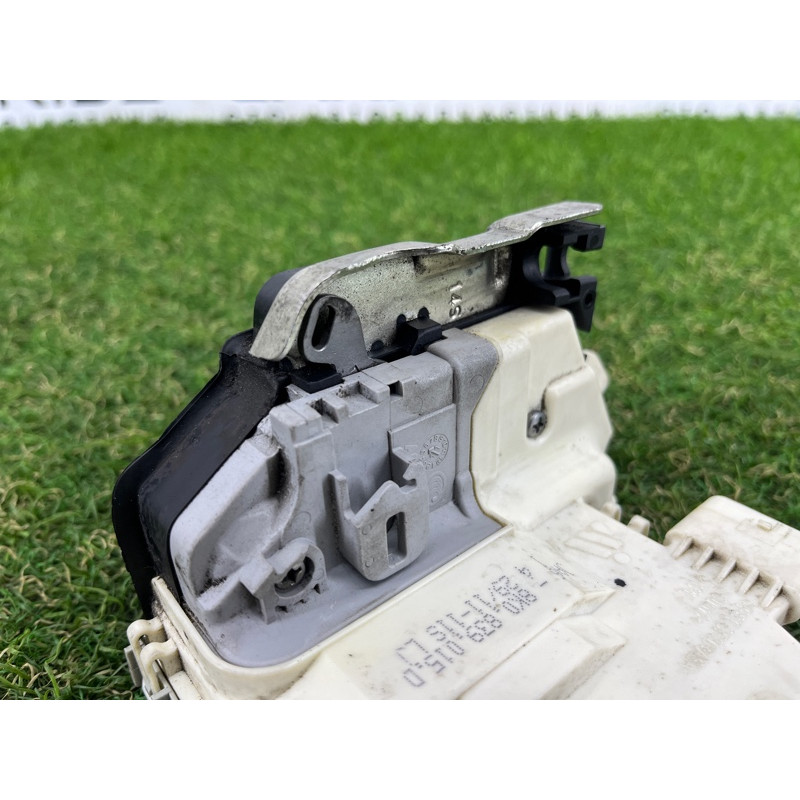 Замок двери (кузов и элементы) AUDI Q5 8R 2012 3.2 CALB 8K0839015D