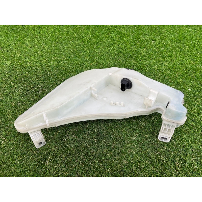 Бачок омывателя (кузов и элементы) AUDI A7 4G 2013 3.0 CGXB 4G8955453D