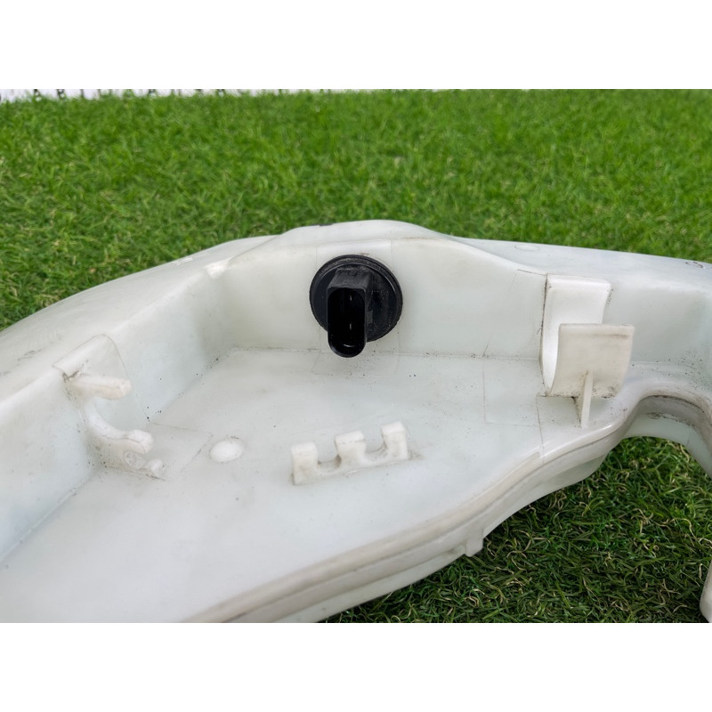 Бачок омывателя (кузов и элементы) AUDI A7 4G 2013 3.0 CGXB 4G8955453D