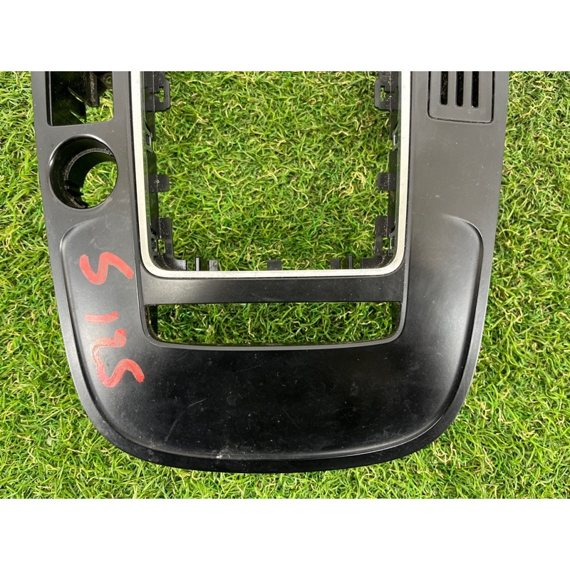 Накладка центральной консоли (салон) AUDI Q5 8R 2012 3.2 CALB 8K0864261AV10