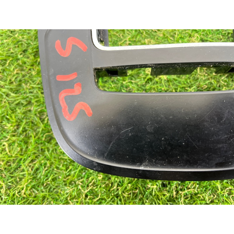 Накладка центральной консоли (салон) AUDI Q5 8R 2012 3.2 CALB 8K0864261AV10