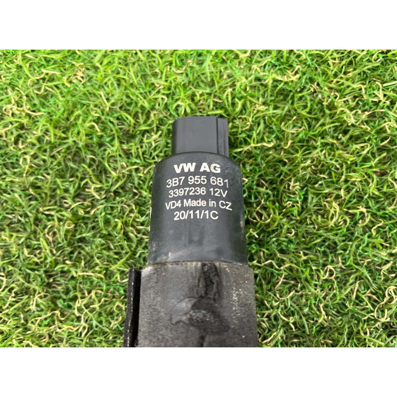 Мотор омывателя фар (электрика) AUDI Q5 8R 2012 3.2 CALB 3B7955681