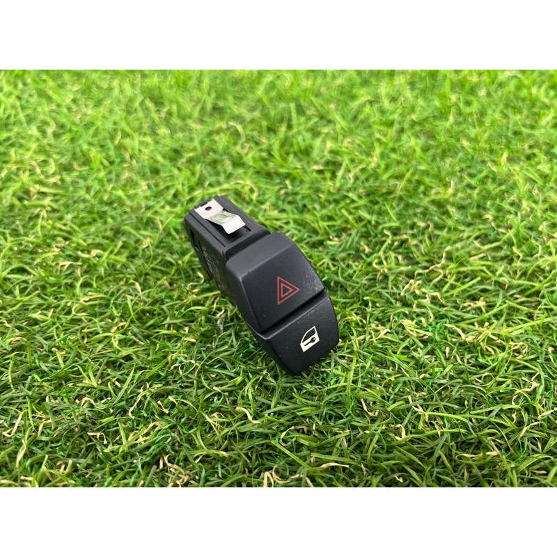 Кнопка аварийной сигнализации (электрика / кнопки) BMW 5-series F10 2011 3.0 61319161896