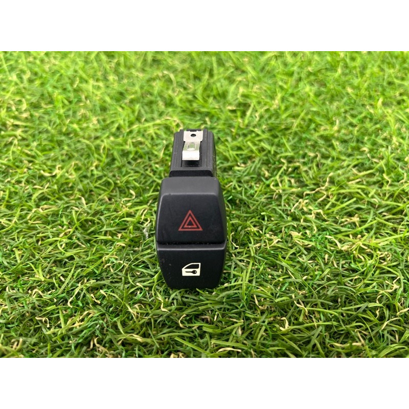 Кнопка аварийной сигнализации (электрика / кнопки) BMW 5-series F10 2011 3.0 61319161896