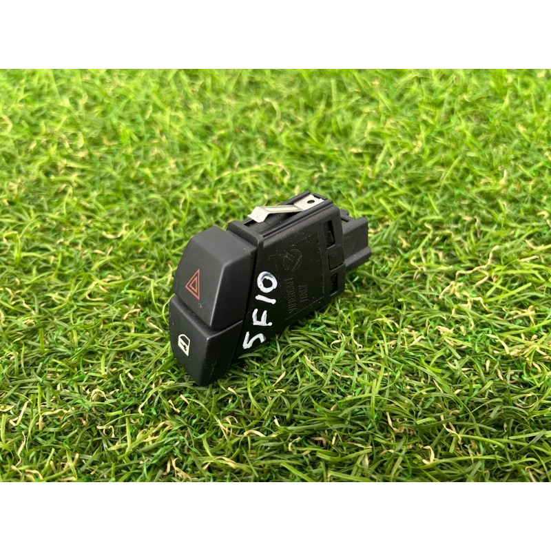 Кнопка аварийной сигнализации (электрика / кнопки) BMW 5-series F10 2011 3.0 61319161896