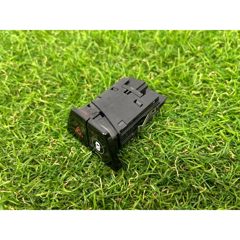 Кнопка аварійної сигналізації (електрика / кнопки) BMW 5-series G30 2017 2.0 B46B20 61316993047