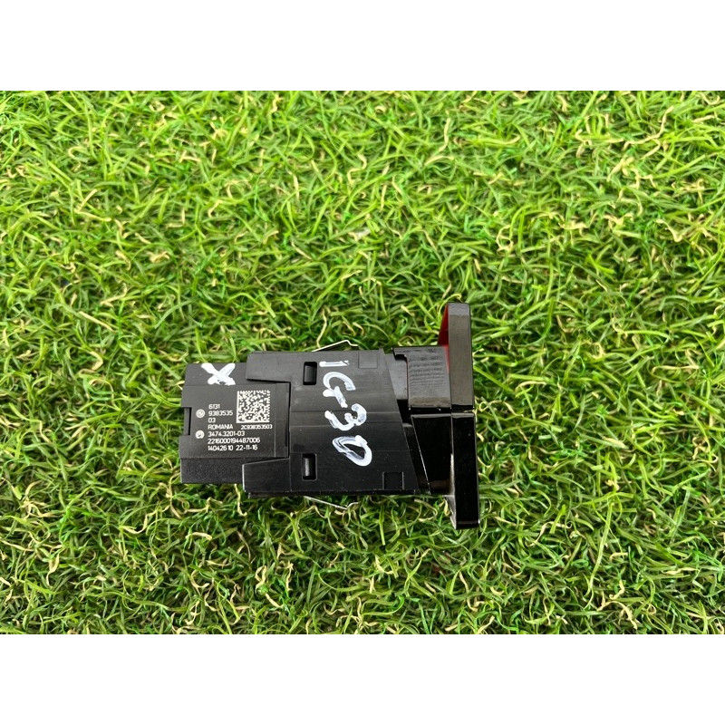 Кнопка аварійної сигналізації (електрика / кнопки) BMW 5-series G30 2017 2.0 B46B20 61316993047