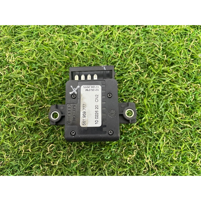 Кнопка регулировки сиденья (электрика / кнопки) Volkswagen Passat B7 2016 1.8 5619597779B9