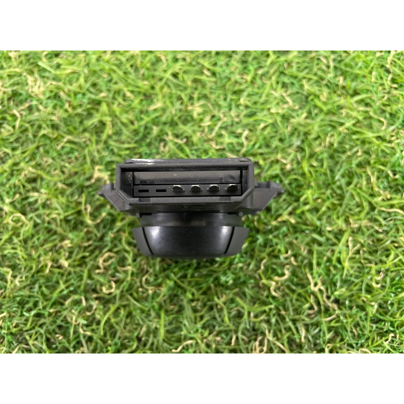 Кнопка регулировки сиденья (электрика / кнопки) Volkswagen Passat B7 2016 1.8 5619597779B9