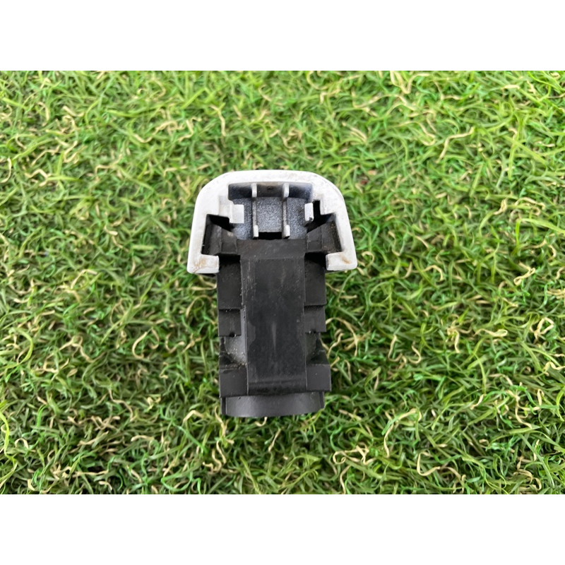 Заглушка внешней ручки (кузов и элементы) AUDI Q5 8R 2012 3.2 CALB 8T0837167A