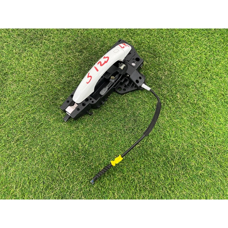 Ручка двері зовнішня (кузов і елементи) AUDI Q5 8R 2012 3.2 CALB 8T0837205AGRU