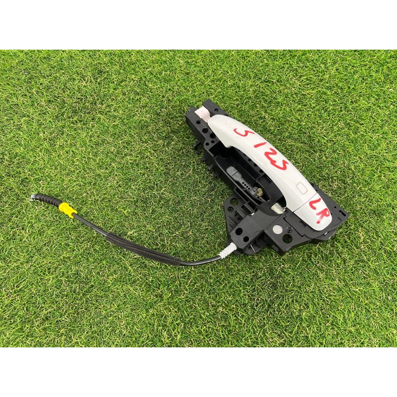 Ручка двері зовнішня (кузов і елементи) AUDI Q5 8R 2012 3.2 CALB 8T0837205AGRU