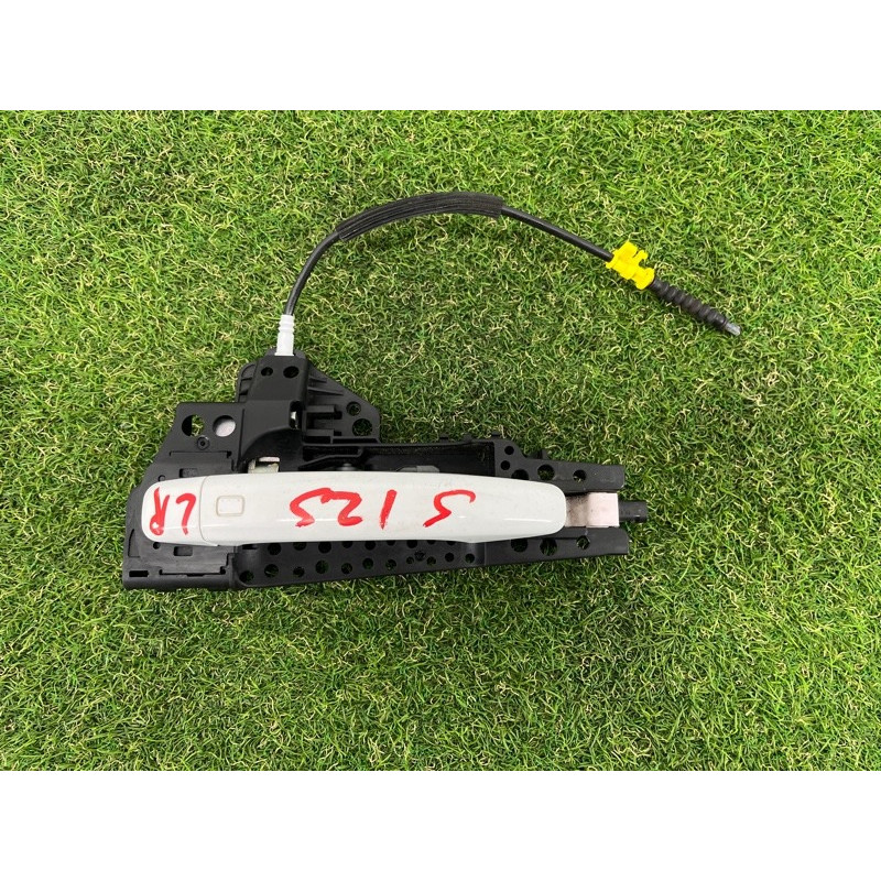 Ручка двері зовнішня (кузов і елементи) AUDI Q5 8R 2012 3.2 CALB 8T0837205AGRU